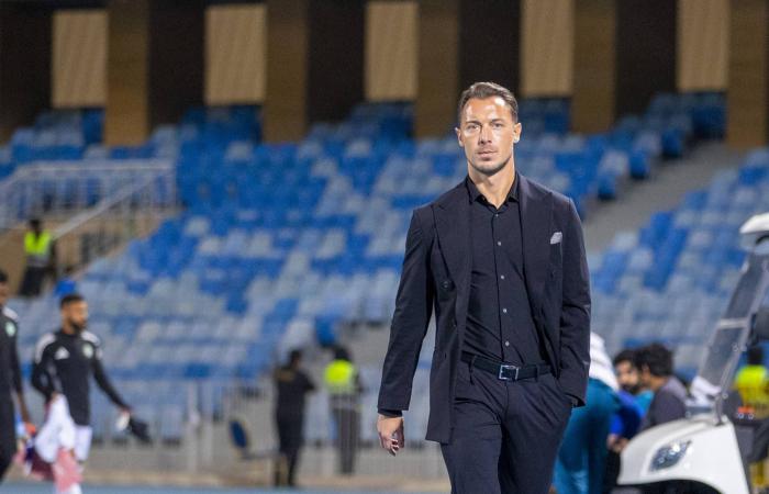 الأهلي...
      تحول
      فني
      لافت
      وصعود
      صاروخي
      نحو
      اللقب