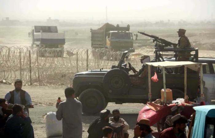 باكستان وأفغانستان تواصلان التصعيد العسكري عبر الحدود المشتركة