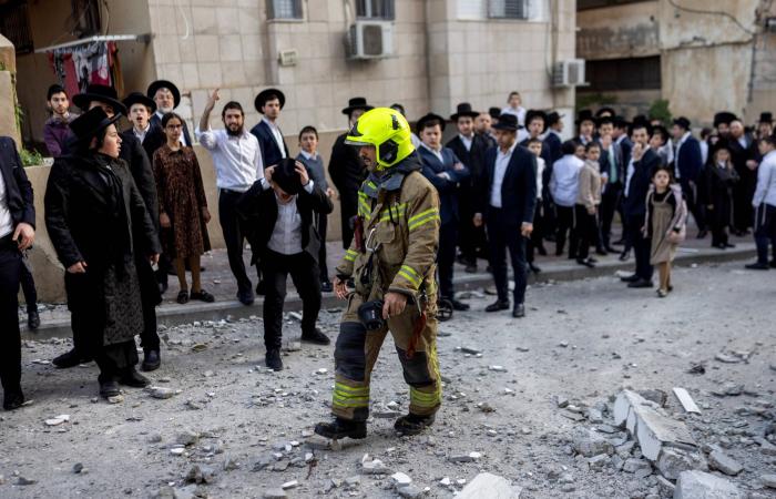 مخاوف
      من
      استهداف
      إيراني
      مواقع
      أمنية
      وتجمعات
      حيوية
      أردنية