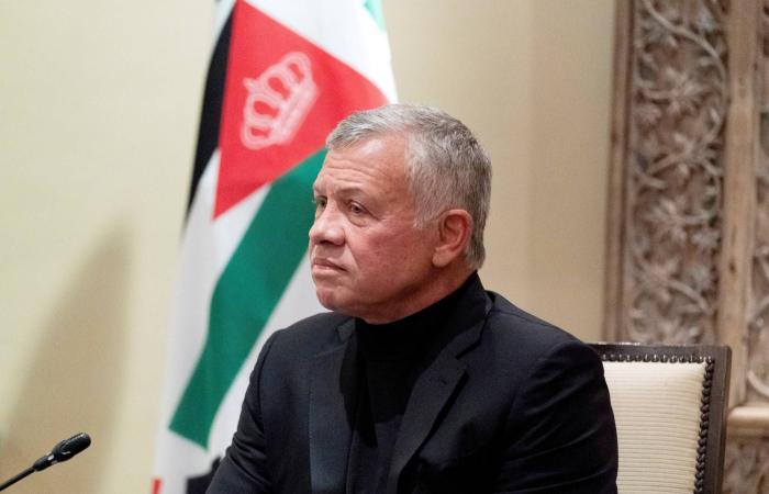 مخاوف
      من
      استهداف
      إيراني
      مواقع
      أمنية
      وتجمعات
      حيوية
      أردنية