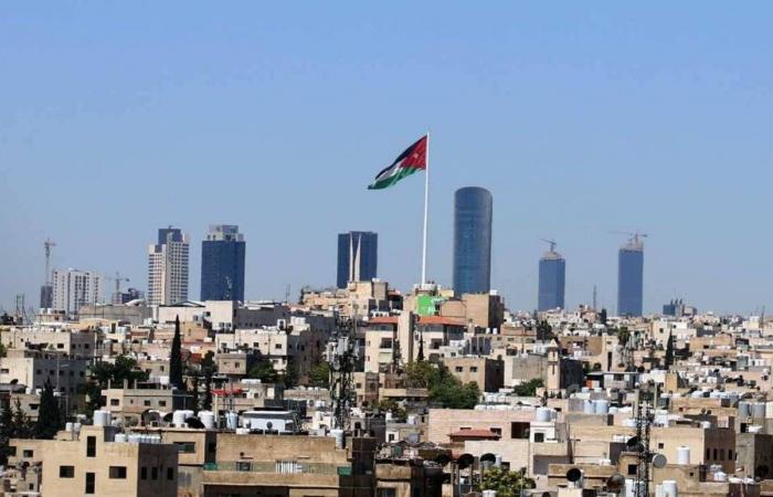 مخاوف
      من
      استهداف
      إيراني
      مواقع
      أمنية
      وتجمعات
      حيوية
      أردنية