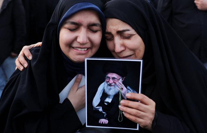 الجيش
      الإسرائيلي:
      قتلنا
      المرشد
      الإيراني
      بغارة
      «دقيقة»
      في
      عمق
      طهران