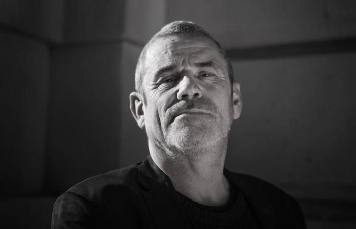 «فصيل
      عراقي»
      يعلن
      قصف
      قاعدة
      للجيش
      الأميركي
      في
      مطار
      بغداد