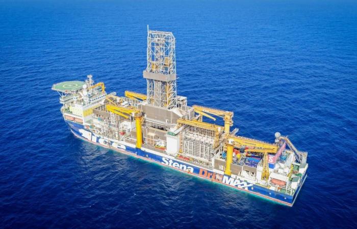 مصر
      تشدد
      على
      رفض
      استهداف
      الدول
      العربية
      وتدعو
      للتهدئة