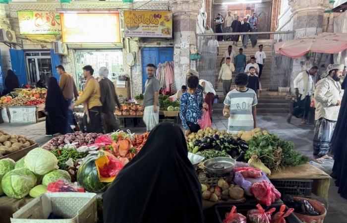 حكومة
      الزنداني
      أمام
      اختبار
      صعب
      لمواجهة
      منظومة
      الفساد