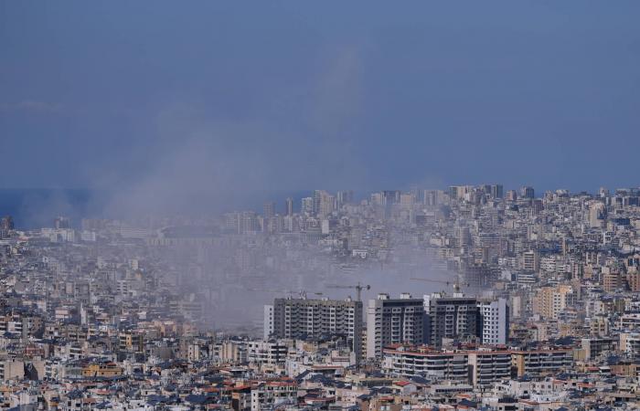 الحكومة
      اللبنانية
      تحظر
      نشاطات
      «حزب
      الله»
      العسكرية
      والأمنية…
      وتلزمه
      بـ«تسليم
      السلاح»