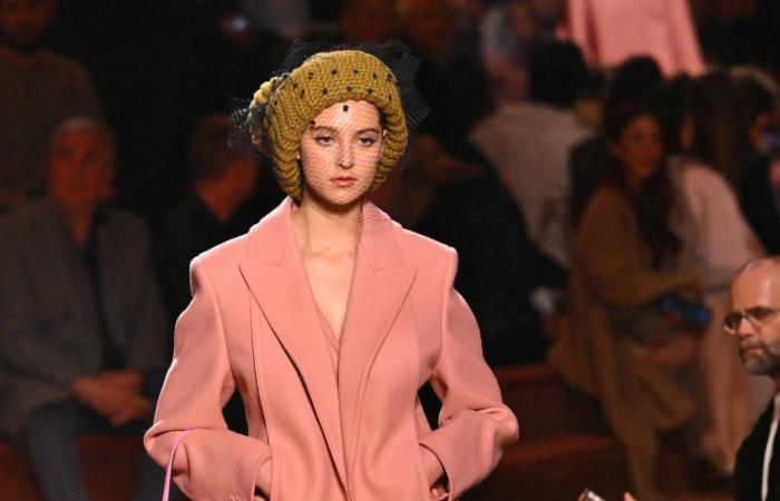 أناقة
      شتاء
      2026...
      أزياء
      دافئة
      وطبقات
      متعددة