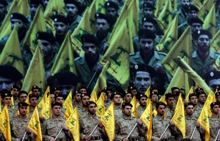 الحكومة اللبنانية تعلن حظر أنشطة حزب الله العسكرية والأمنية وإلزامه بتسليم السلاح