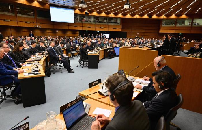 مدير
      «الذرية
      الدولية»:
      لا
      مؤشرات
      حتى
      الآن
      على
      إصابة
      منشآت
      نووية
      إيرانية