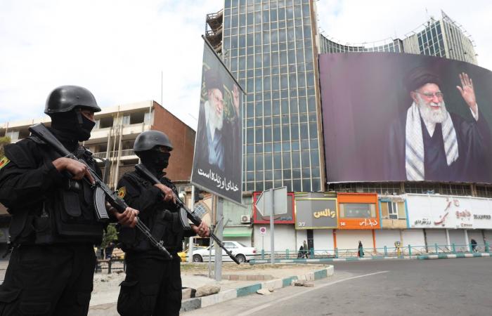 تساؤلات
      حول
      امتلاك
      ترمب
      استراتيجية
      خروج
      من
      الحرب