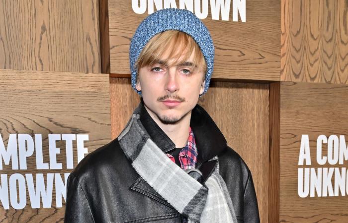 مشاهير هوليوود يحولون السجادة الحمراء إلى عروض أزياء "تنكرية" بهذه الإطلالات