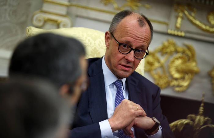 مسؤولون
      تنفيذيون
      بقطاع
      الدفاع
      يجتمعون
      بالبيت
      الأبيض
      مع
      نقص
      مخزونات
      السلاح