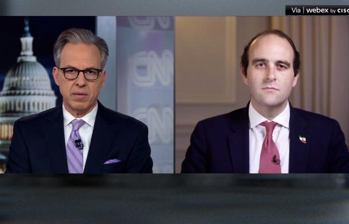 نجل شاه إيران السابق يعرض خطة لقيادة البلاد بنفسه: "مركز تمامًا على مهمتي في الحياة"