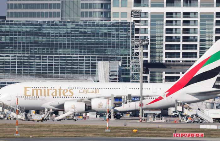 الإمارات تفتح ممرات جوية آمنة مع جيرانها لرحلات الإجلاء