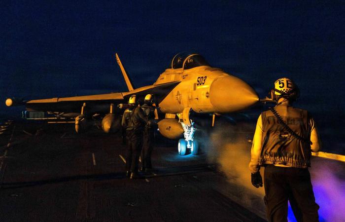 بعد
      4
      أيام
      على
      اندلاع
      الحرب:
      هل
      يهتزّ
      نظام
      طهران
      أو
      يتكيّف؟