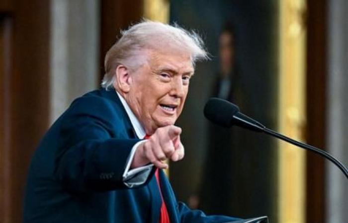 الحرس الثوري الإيراني يقول إنه هاجم قاعدة جوية أمريكية في البحرين، وترامب يتوعد بالرد "قريباً" على الهجوم على السفارة الأمريكية في الرياض