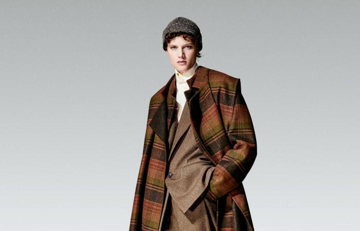 كيف
      جسّدت
      «لورو
      بيانا»
      روح
      السفر
      والترحال
      في
      مجموعتها
      لخريف
      2026
      وشتاء
      2027؟