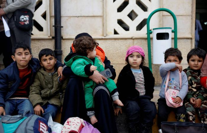 سوريا
      تُطمئن
      لبنان:
      حشودنا
      على
      الحدود
      دفاعية