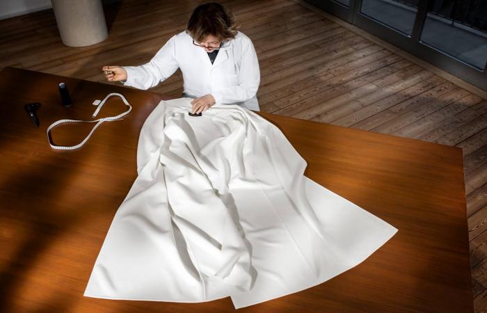 كيف
      جسّدت
      «لورو
      بيانا»
      روح
      السفر
      والترحال
      في
      مجموعتها
      لخريف
      2026
      وشتاء
      2027؟