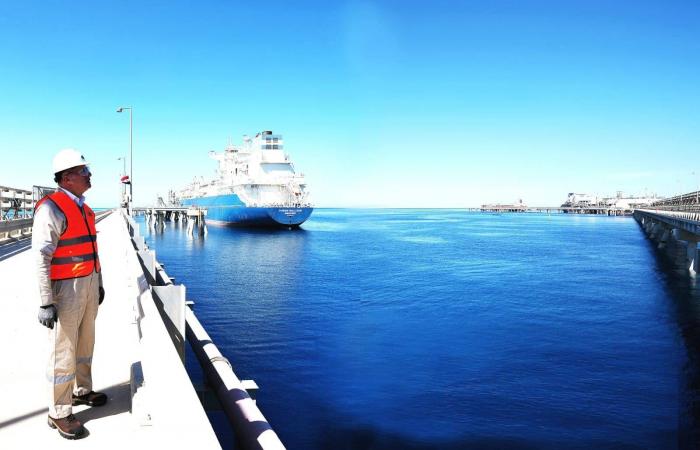 فرنسا
      تسمح
      بوجود
      طائرات
      أميركية
      في
      قواعد
      لها
      بالشرق
      الأوسط