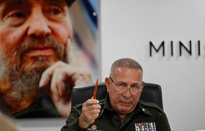 ترمب
      يتوعد
      كوبا
      بعد
      إنجاز
      الحرب
      مع
      إيران