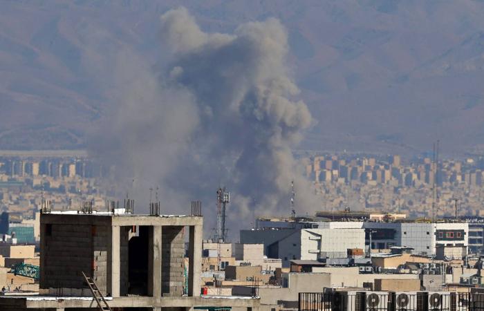 ترمب
      يضغط
      على
      شركات
      الدفاع
      لزيادة
      إنتاج
      العتاد
      العسكري