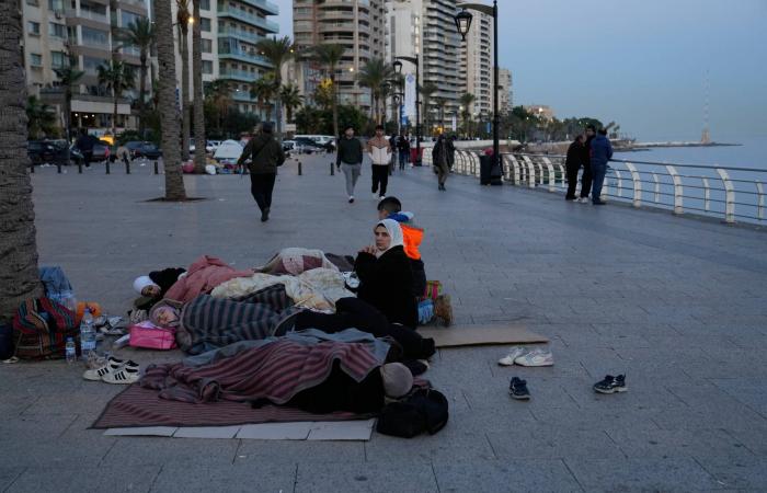 «استنفار
      شعبي»
      في
      مدن
      سورية
      لمنع
      استقبال
      نازحين
      من
      أنصار
      «حزب
      الله»