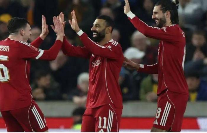 لـيــفـربول يجــدد عـقــد ريــان جــرافــيـنـبـرخ