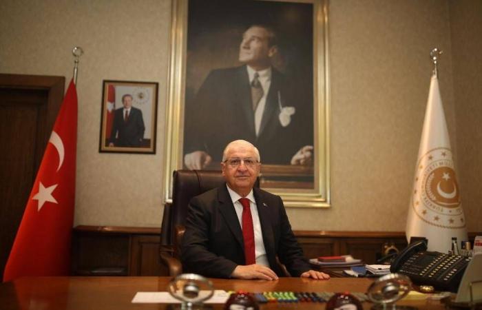 وزير
      الدفاع
      التركي
      يقلل
      من
      مخاطر
      اندلاع
      نزاع
      مباشر
      مع
      إسرائيل