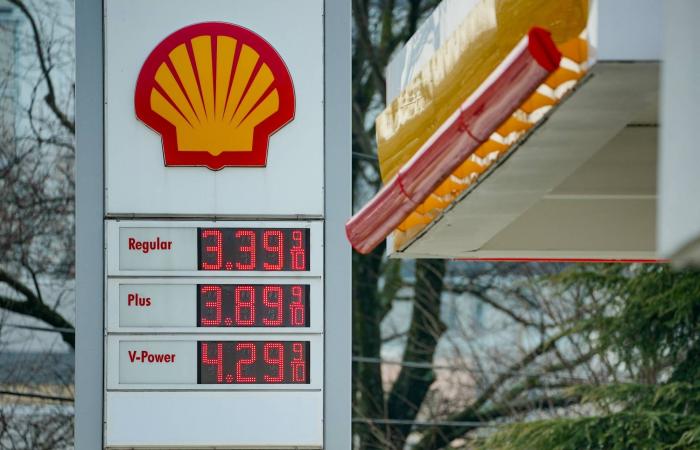 الهند
      ترفع
      أسعار
      الغاز
      مع
      تأثر
      الإمدادات
      بحرب
      إيران