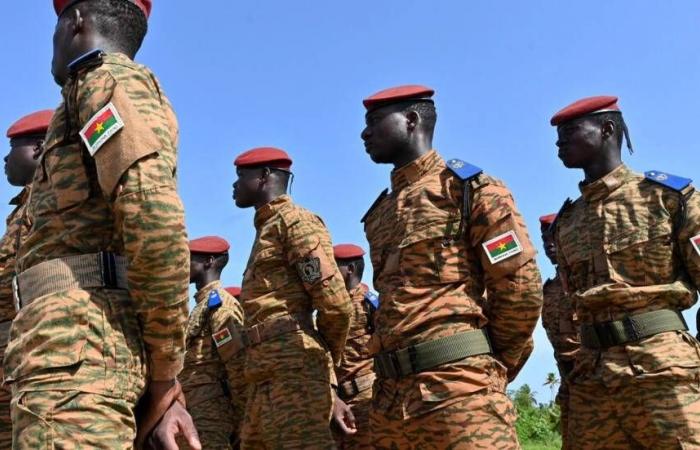 نيجيريا:
      مسلحون
      يختطفون
      أكثر
      من
      300
      مدني