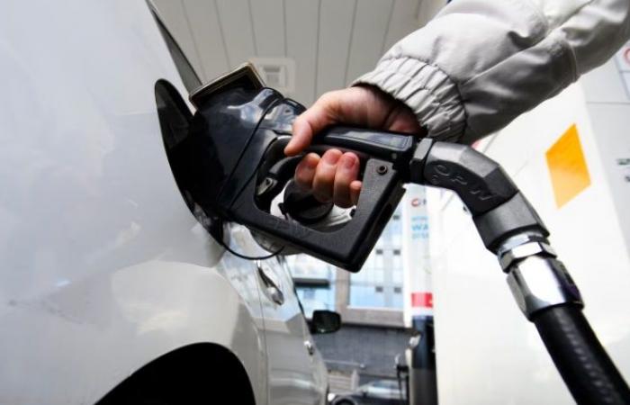 الكنديون
      يدفعون
      اليوم
      مبالغ
      أكبر
      عند
      محطات
      الوقود