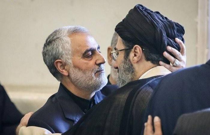 مجتبى
      خامنئي
      يخلف
      والده
      مرشداً
      لإيران