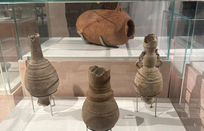 «لجنة
      الدراما»
      بمصر
      تنتقد
      إقحام
      حياة
      الفنانين
      في
      مسلسلات
      رمضان