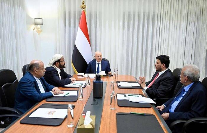 الحرب
      على
      إيران
      تضغط
      الاقتصاد
      اليمني
      وسط
      سعي
      حكومي
      للاحتواء