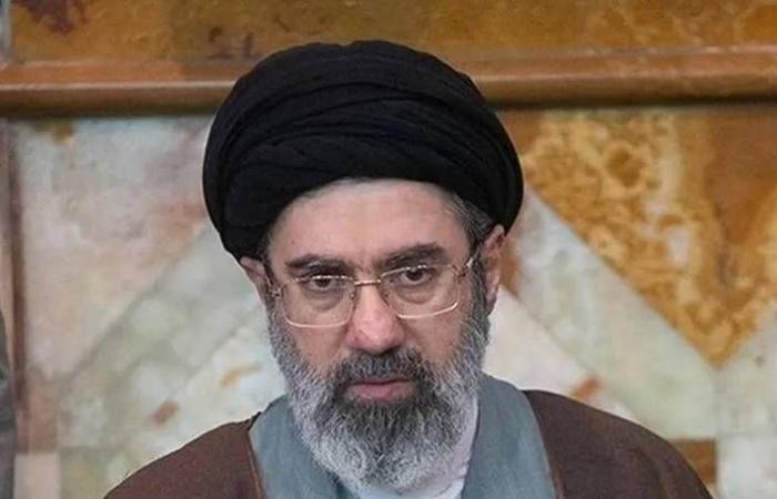 بوتين
      مهنئاً
      المرشد
      الجديد:
      روسيا
      تواصل
      دعمها
      الثابت
      لإيران