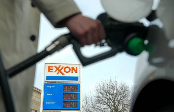 تأثيرات
      «حرب
      إيران»
      على
      الداخل
      الأميركي