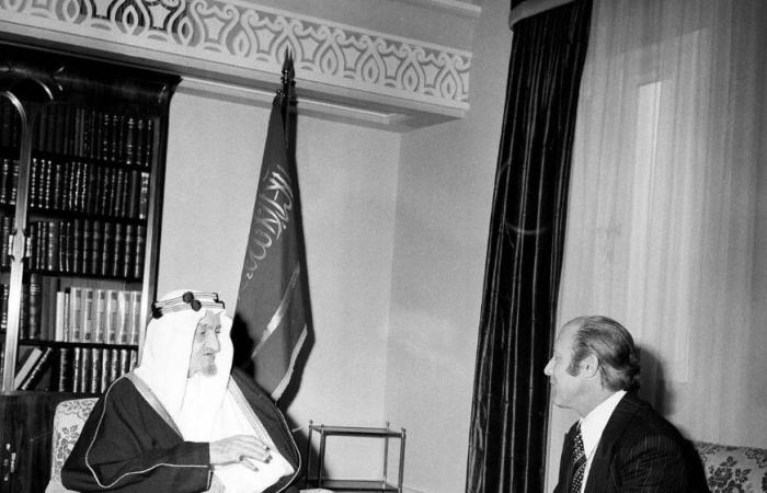 قطر
      تتصدى
      لـ5
      صواريخ
      باليستية
      قادمة
      من
      إيران