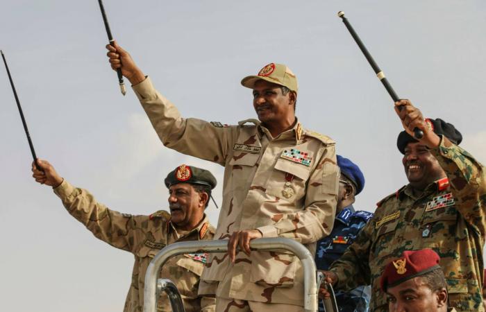 مصر:
      تمديد
      دعم
      «الأكثر
      احتياجاً»
      وزيادة
      مرتقبة
      في
      الأجور
      لتخفيف
      تداعيات
      الحرب