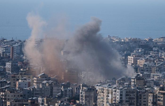 تقارير:
      مقتل
      4
      دبلوماسيين
      إيرانيين
      بلبنان
      في
      هجوم
      إسرائيلي