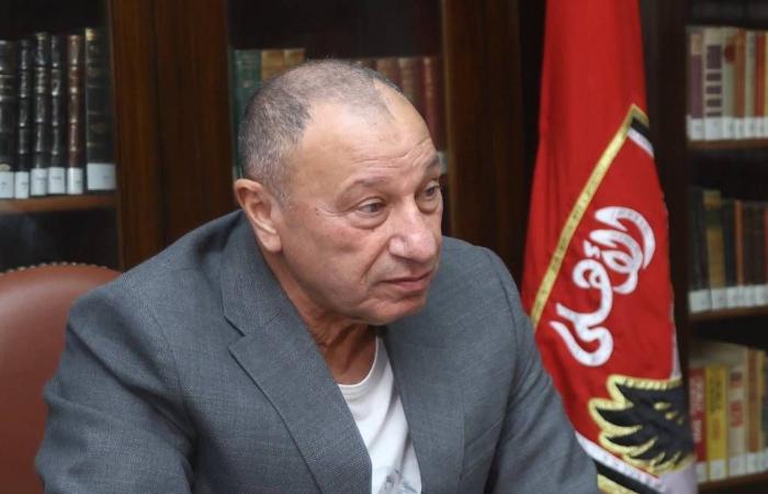 بعد
      الهزيمة
      من
      الطلائع...
      عقوبات
      مالية
      على
      لاعبي
      الأهلي
      المصري