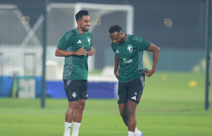 مصادر:
      «الآسيوي»
      يجتمع
      الأربعاء
      مع
      الاتحادات
      الخليجية
      لبحث
      مواعيد
      «النخبة»
      و«أبطال
      2»