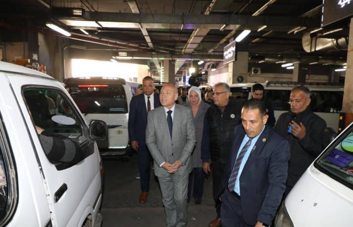 غضب
      وارتباك
      في
      مصر
      بعد
      زيادة
      «استثنائية»
      في
      أسعار
      الوقود