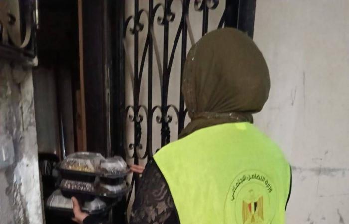 بريطانيا
      لسحب
      13.5
      مليون
      برميل
      من
      احتياطياتها
      النفطية