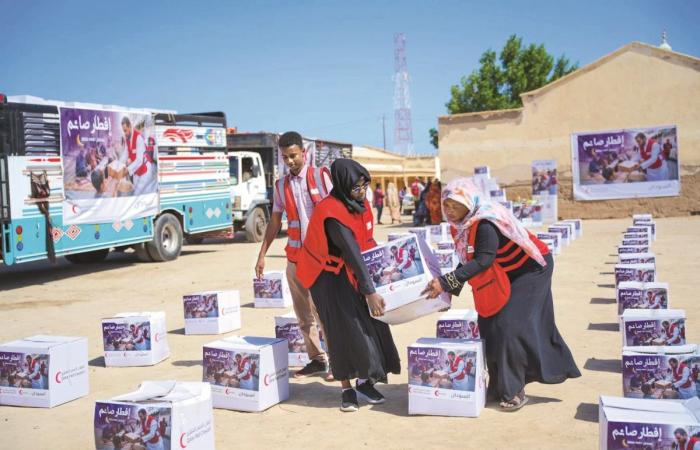 الهلال الأحمر يمد موائد رمضان من الدوحة إلى العالم