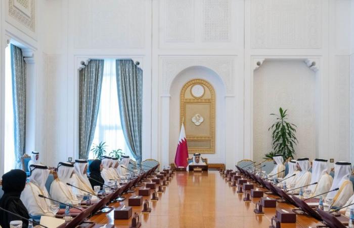 رئيس الوزراء: سمو الأمير وجه بمواصلة العمل الدؤوب لضمان استمرار الخدمات بجميع القطاعات دون تأثر