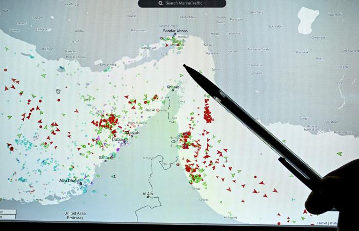 إيران أم أمريكا من يسيطر على مضيق هرمز؟.. دليل يحمل الإجابة