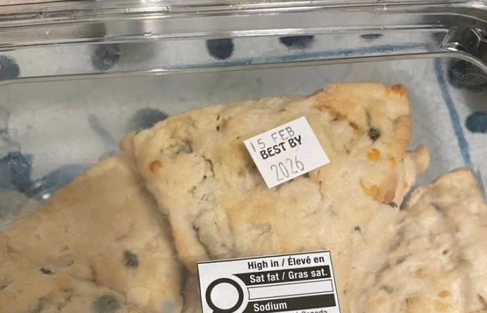 تحذير
      في
      كندا:
      سحب
      فطائر
      من
      Costco
      بعد
      شكاوى
      من
      ظهور
      العفن
      على
      المنتج