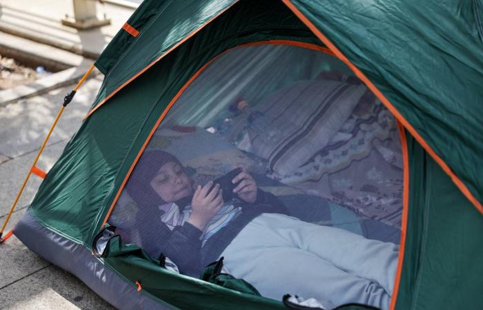 أزمة
      النزوح
      ترهق
      بيروت
      وجبل
      لبنان