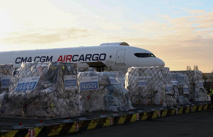 منع
      تجوّل
      في
      ريف
      حمص
      بعد
      استهداف
      مبنى
      للأمن